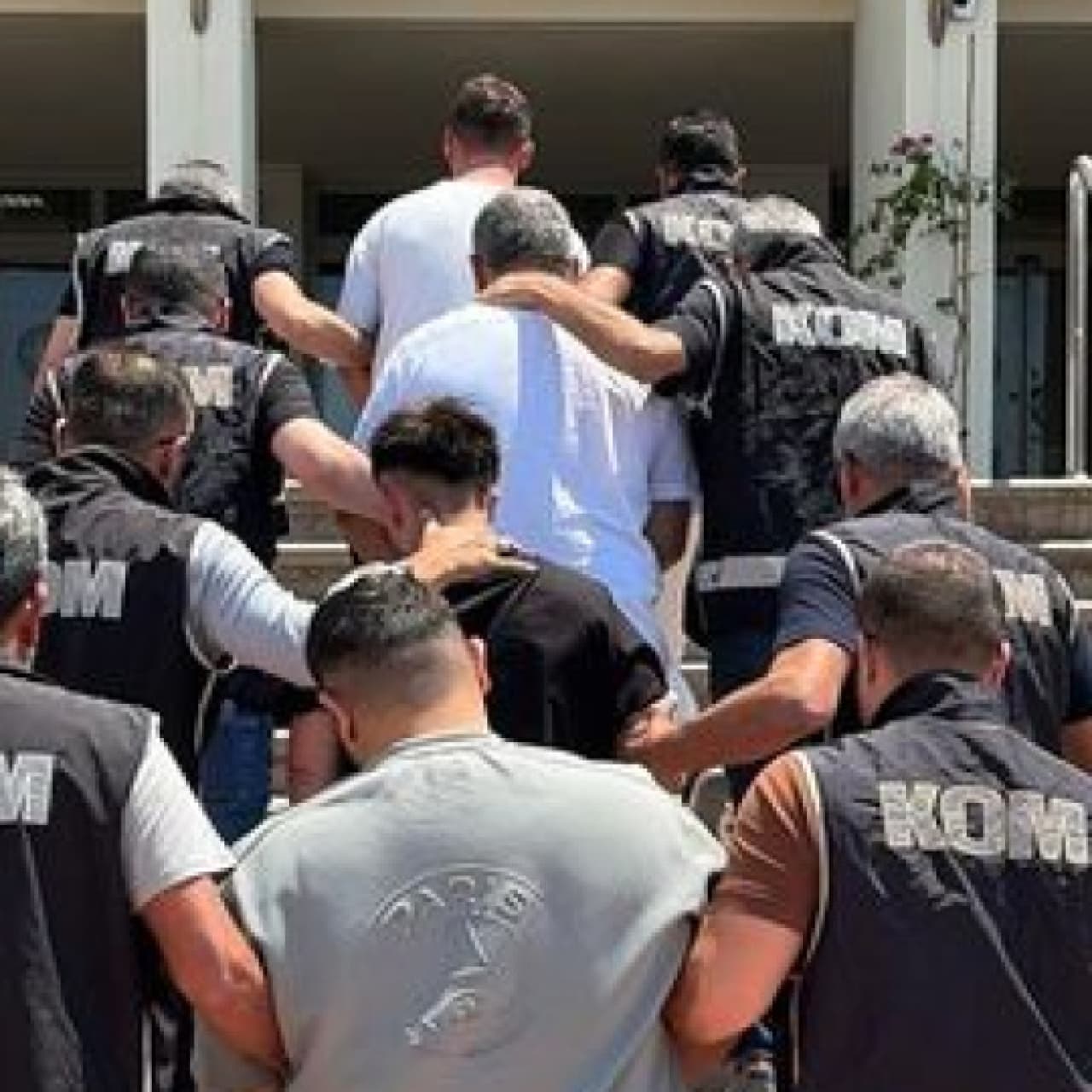 Aranan 591 kişi yakalandı