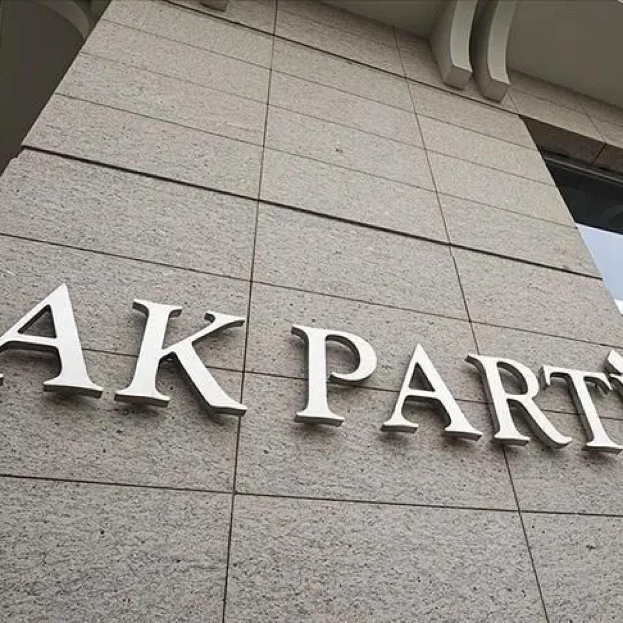 AK Parti'den "Terörsüz Türkiye" rehberi