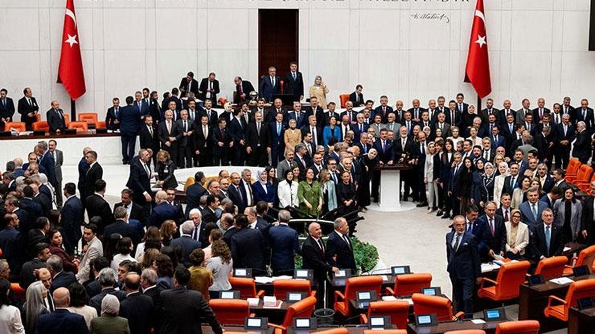 Meclis'te tarihi oylama! Terörsüz Türkiye yasası kabul edildi