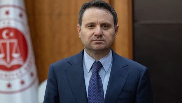 Bakan Gürlek duyurdu: Usulsüz yolla vatandaşlık alımı soruşturmasında 72 şüpheli gözaltında