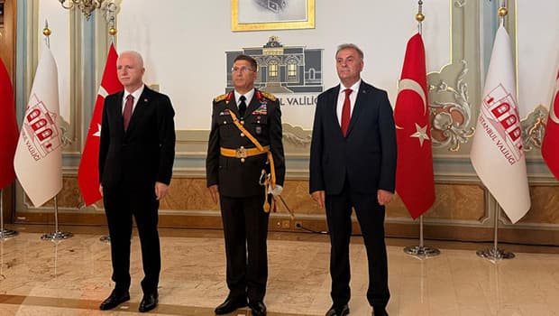 İstanbul Valiliği'nde 30 Ağustos töreni: Vali Gül, Orgeneral Ersay ve Başkan Vekili Aslan tebrikleri kabul etti
