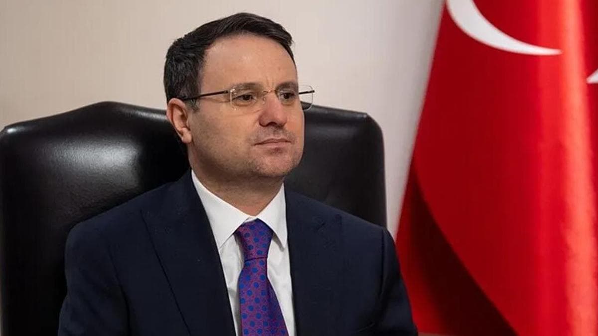 Bakan Gürlek, Türk Kızılay'a 150 bin lira bağışladı