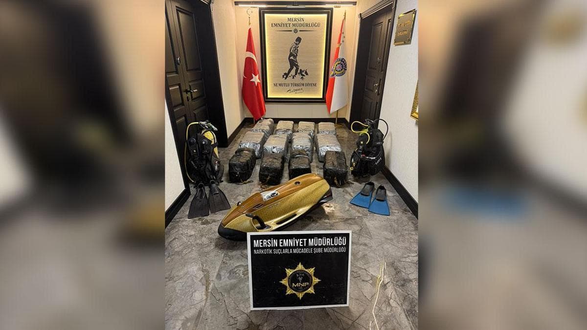 SON DAKİKA! Mersin'de gemiye uyuşturucu operasyonu: 1,5 milyar TL'lik uyuşturucu madde ele geçirildi