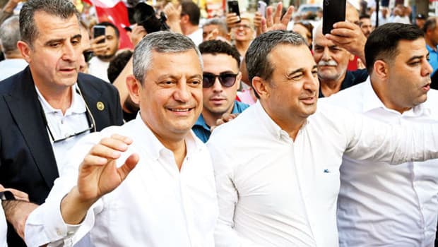 Özel’den kurultay hamlesi... Çağrı heyeti isteyecek