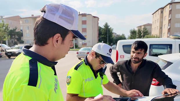 Erzurum'da düğün konvoyunda havalı korna çalan sürücüye 5 bin 719 TL ceza: Bundan sonra korna çalmak haram olsun