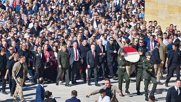 CHP, 103. yaşında Ata’nın huzurunda: Anıtkabir’de ‘arınma’ mesajı