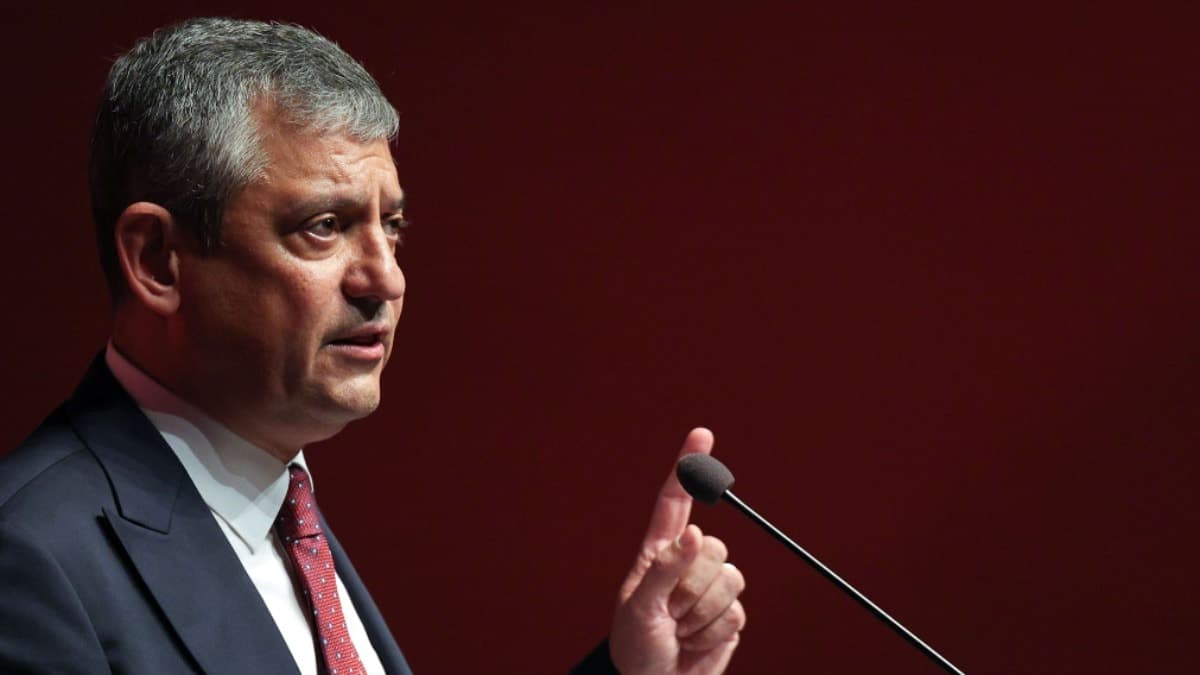Özgür Özel'in ekibi yeni parti için ilk kez tarih ve milletvekili sayısı verdi