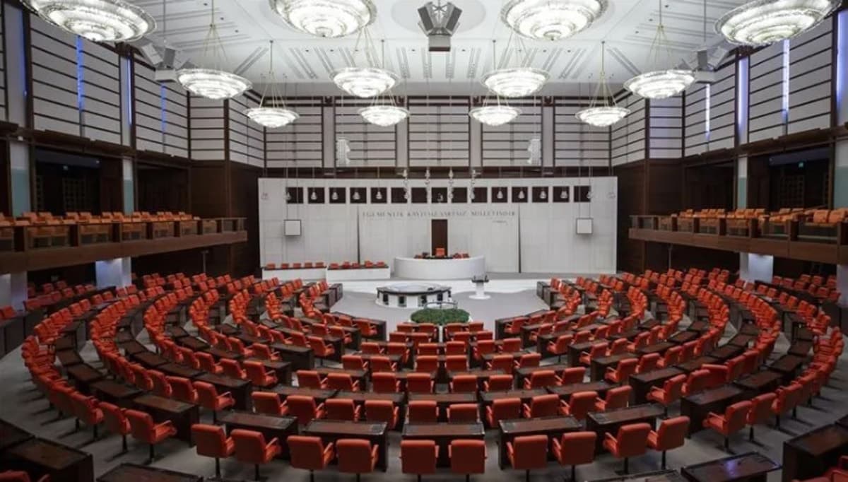 Meclis tatile girdi, karar Resmi Gazete'de yayımlandı