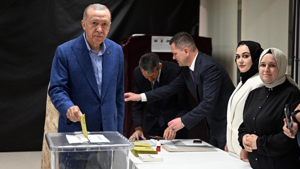 Erdoğan yeniden aday olabilecek mi? AKP'den Meclis ve anayasa çıkışı