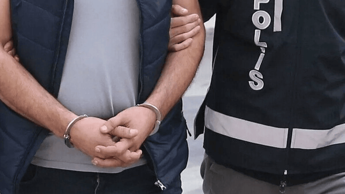 Kırmızı bültenle aranan uluslararası firari İstanbul'da yakalandı!